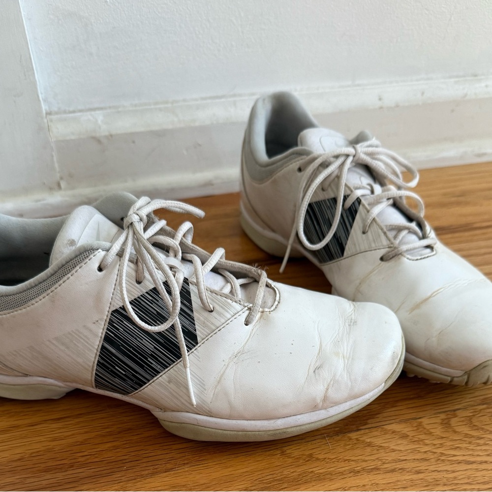 Nike women’s golf shoes 9.5